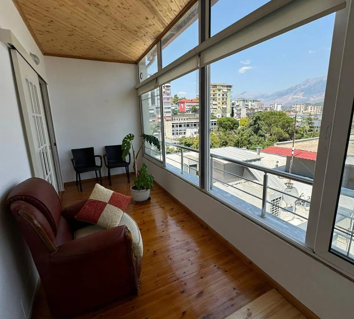Central Apartment Gjirokaster