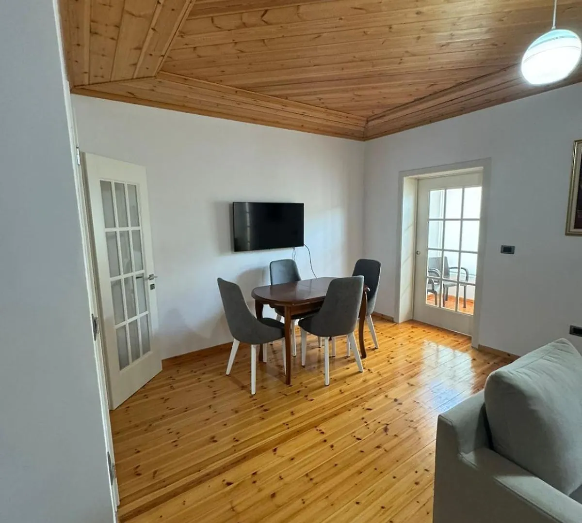 Central Apartment Αργυρόκαστρο 0*,  Αλβανία